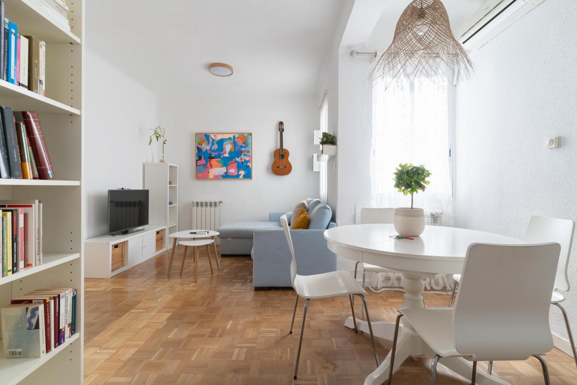 Bright Apartment-2bedrooms 1bathroom-delicias Madri